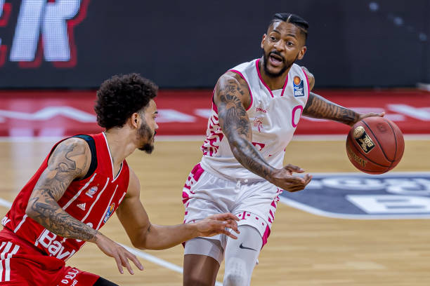 手中脱颖而 手中脱颖而