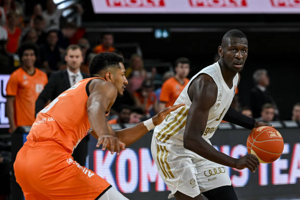 路同样充满 路同样充满